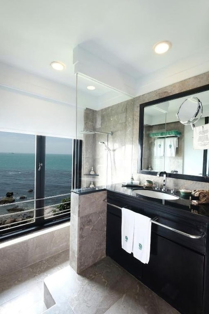 Villa on the Rocks, Ocean, King Bed، Banyan Tree Bintan 6/7