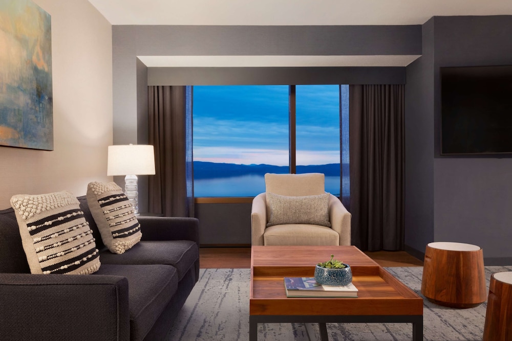 Hotel Champlain Burlington, Curio Collection by Hilton 48/77