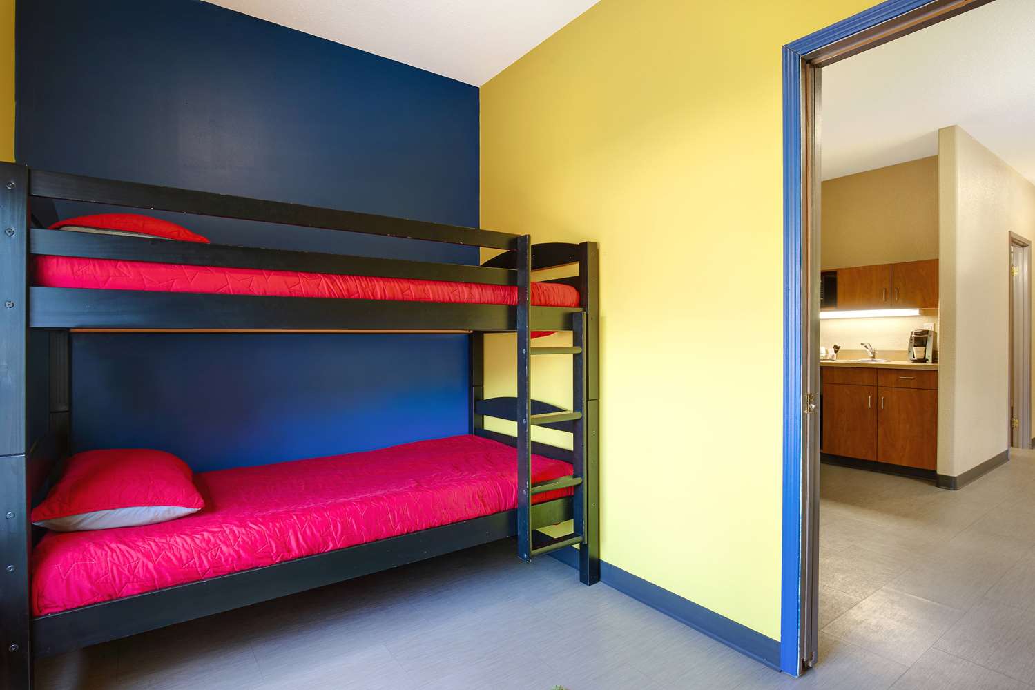 Days Inn By Wyndham Medicine Hat 29/38