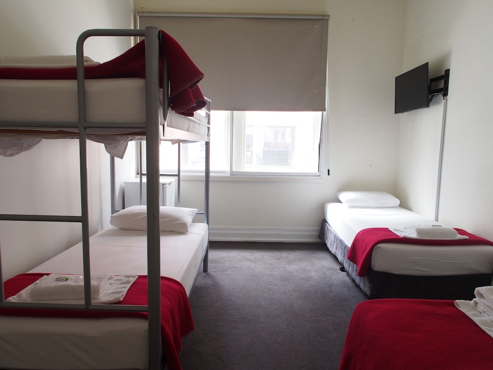 WYNYARD HOTEL 11/36