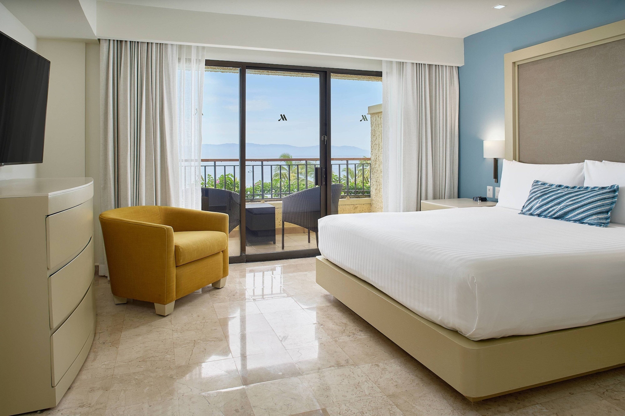 1 Bedroom, Junior Suite, King Bed, Ocean View