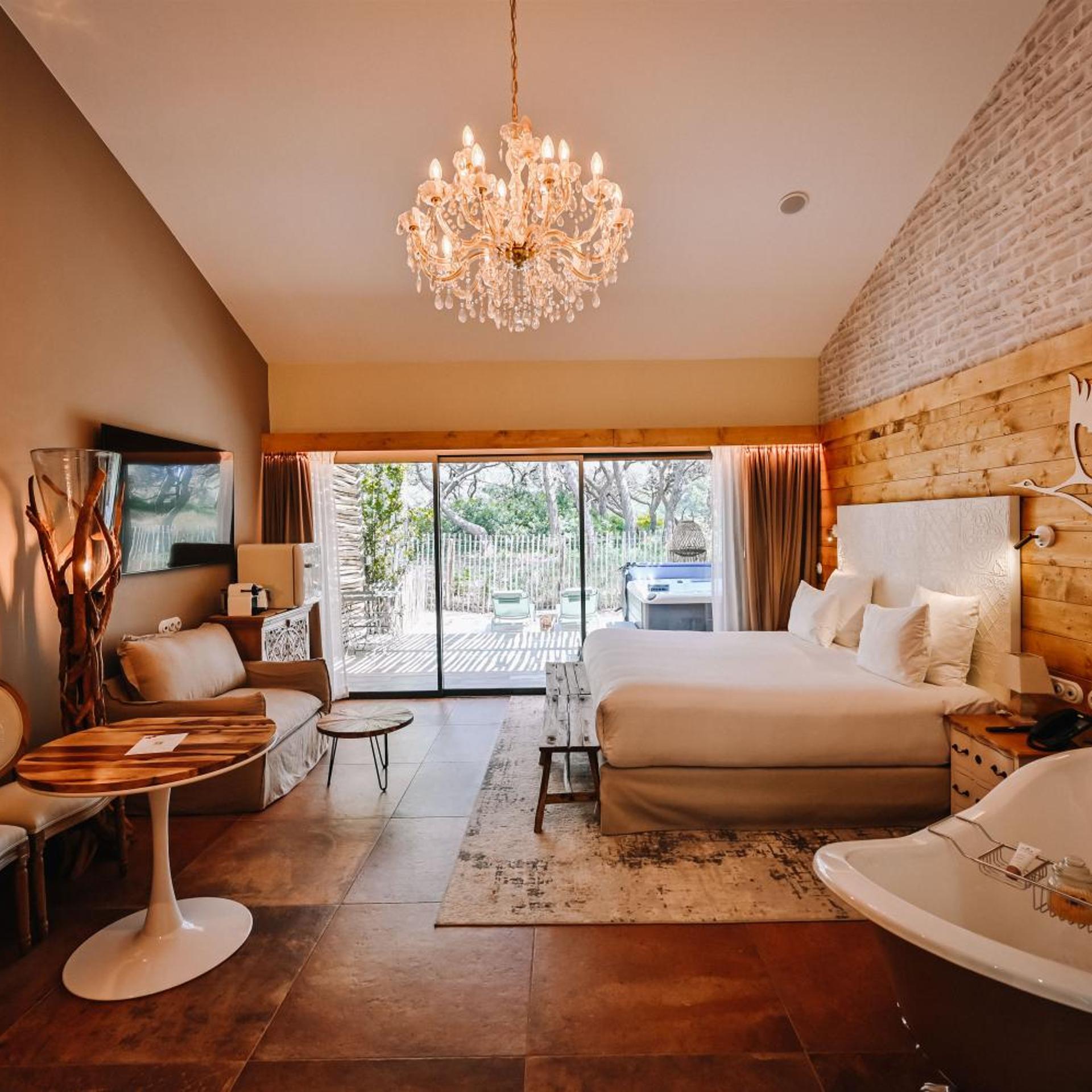 Village, King Bed, Hot Tub