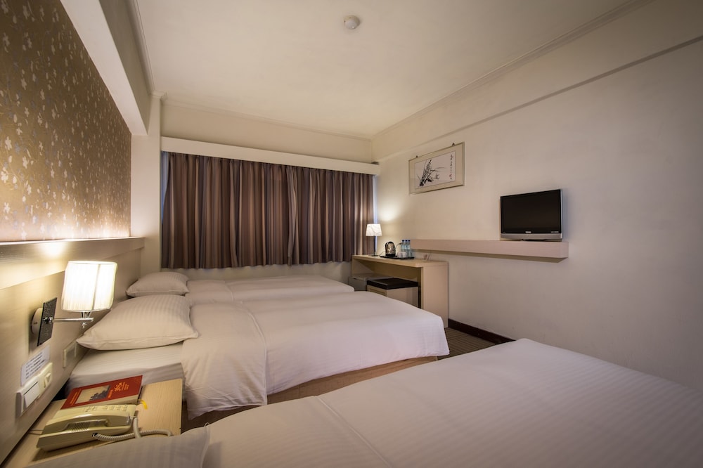 Green World New World Hotel 10/40