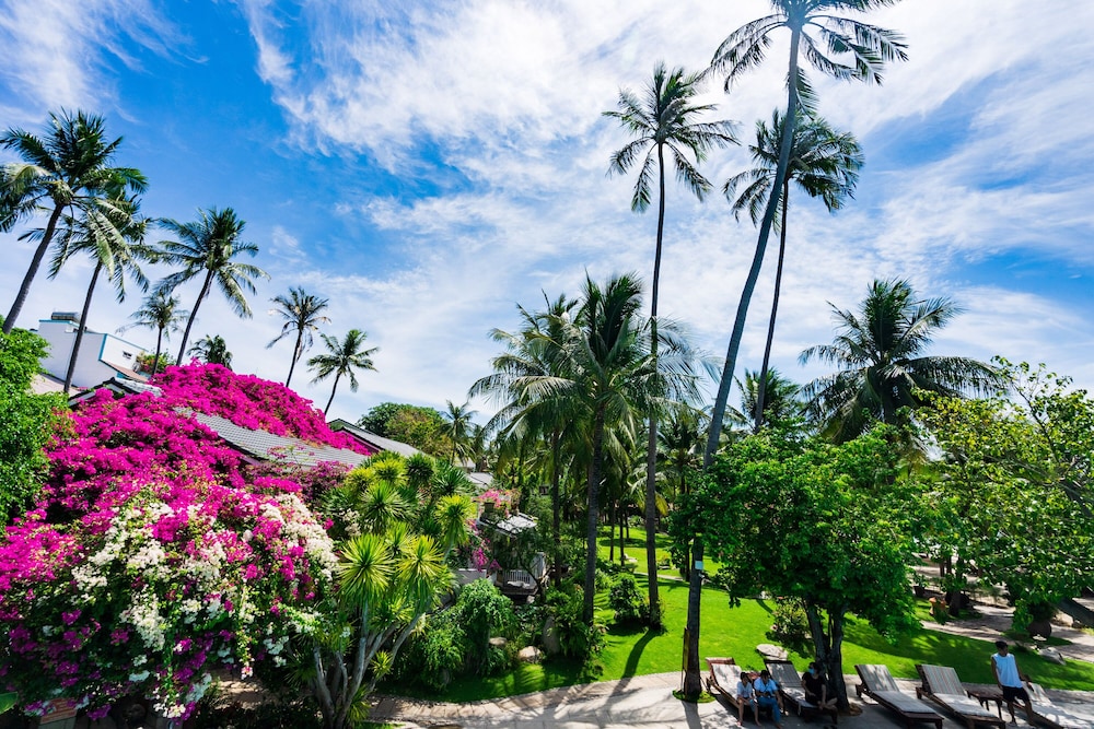 Hoang Ngoc Beach Resort 83/87