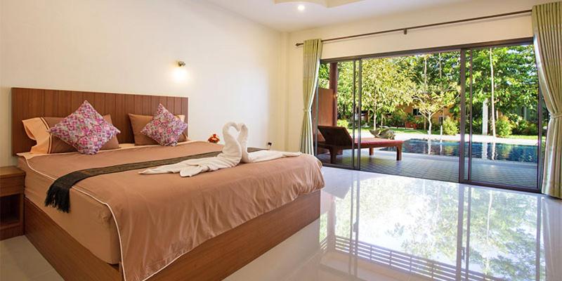 Deluxe, Double or Twin Bed, Pool Access