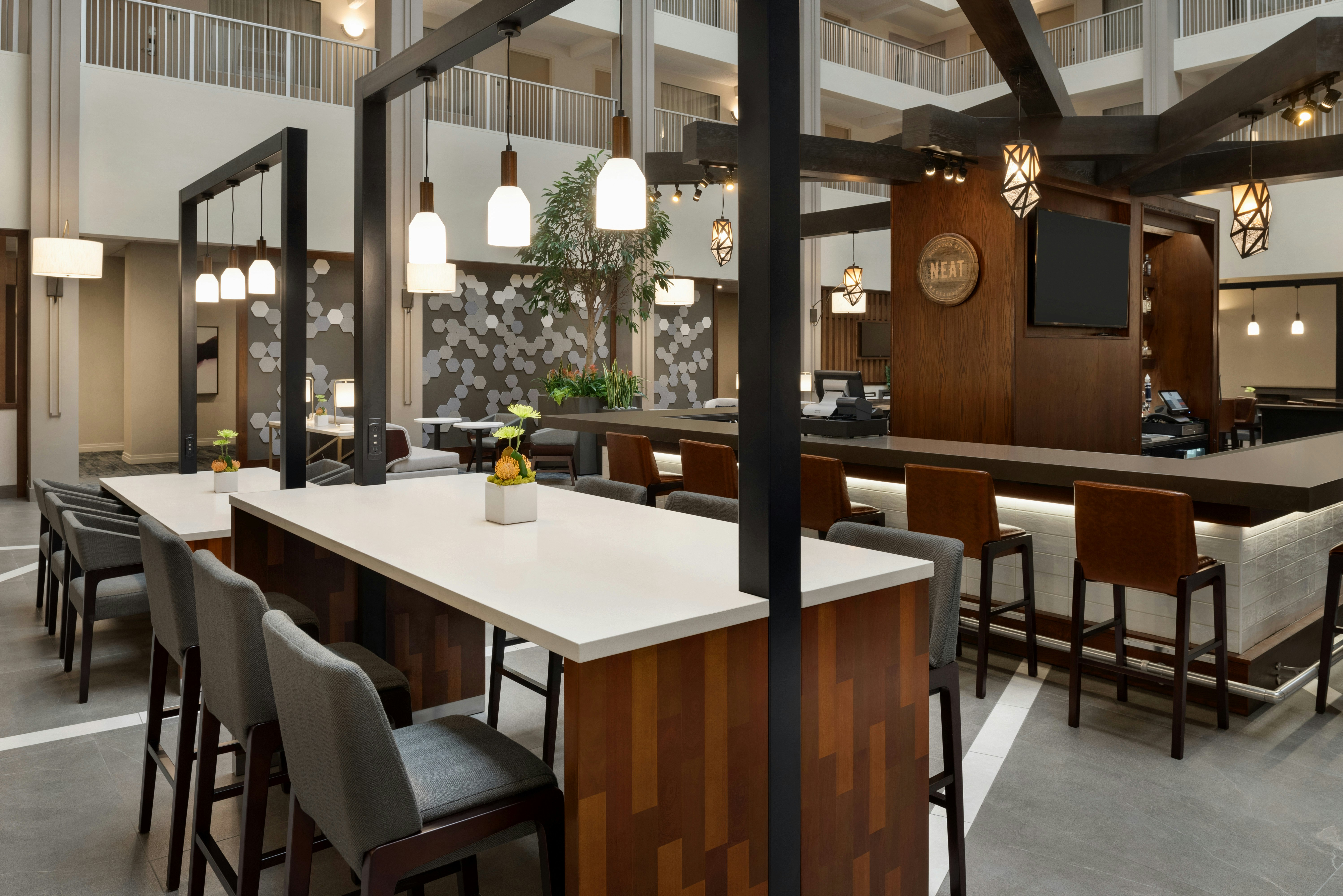 Embassy Suites By Hilton Cincinnati Rivercenter 41/53