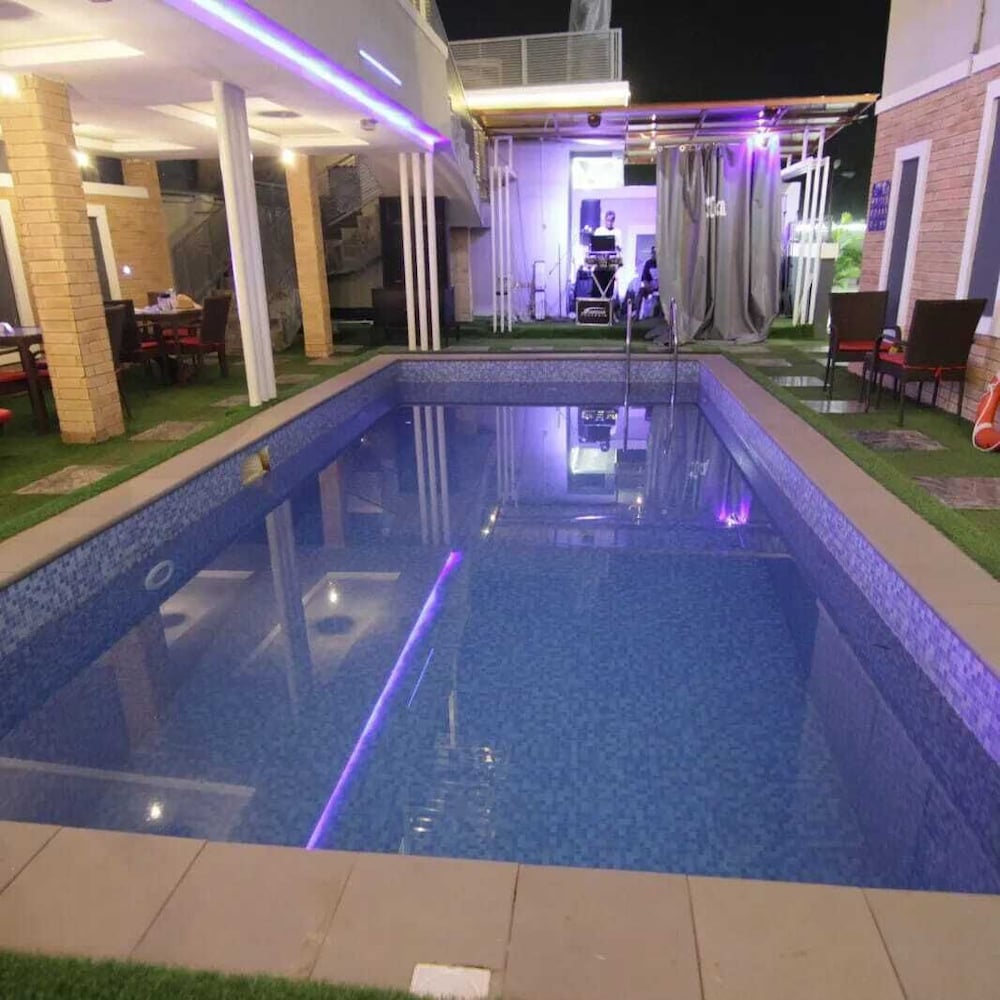 The Meridian Lodge 27/40