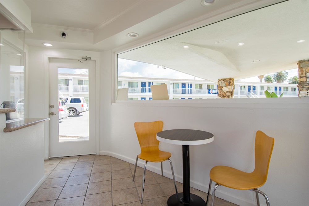 Motel6 San Bernardino, CA - Downtown 43/56