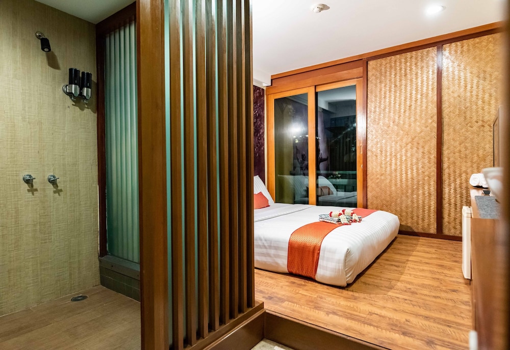 Dang Derm Hotel 22/68