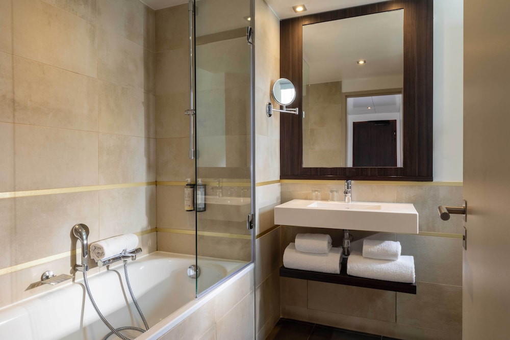 Room, Double Bed, Balcony, VILLA SAXE EIFFEL 2/3