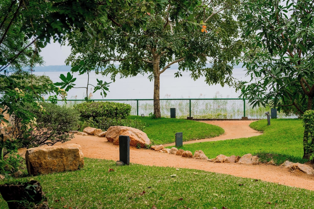 Miridiya Lake Resort 39/52