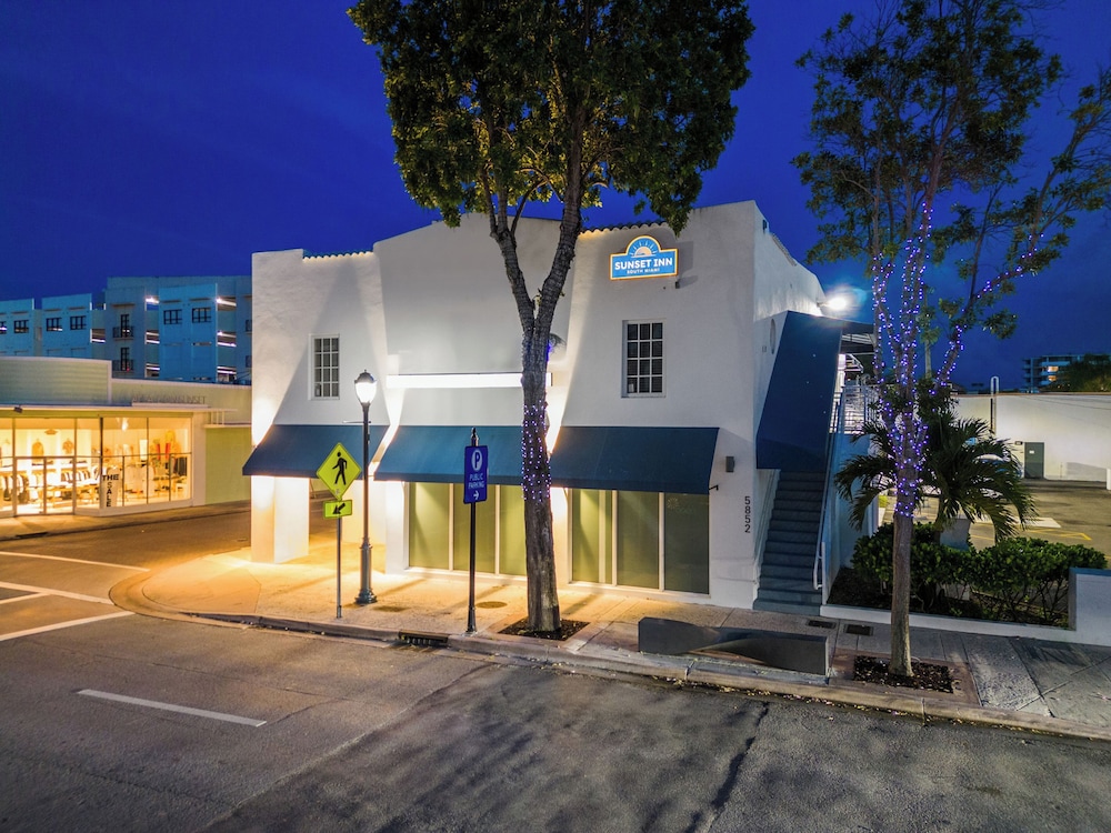 Sunset Inn South Miami 36/43