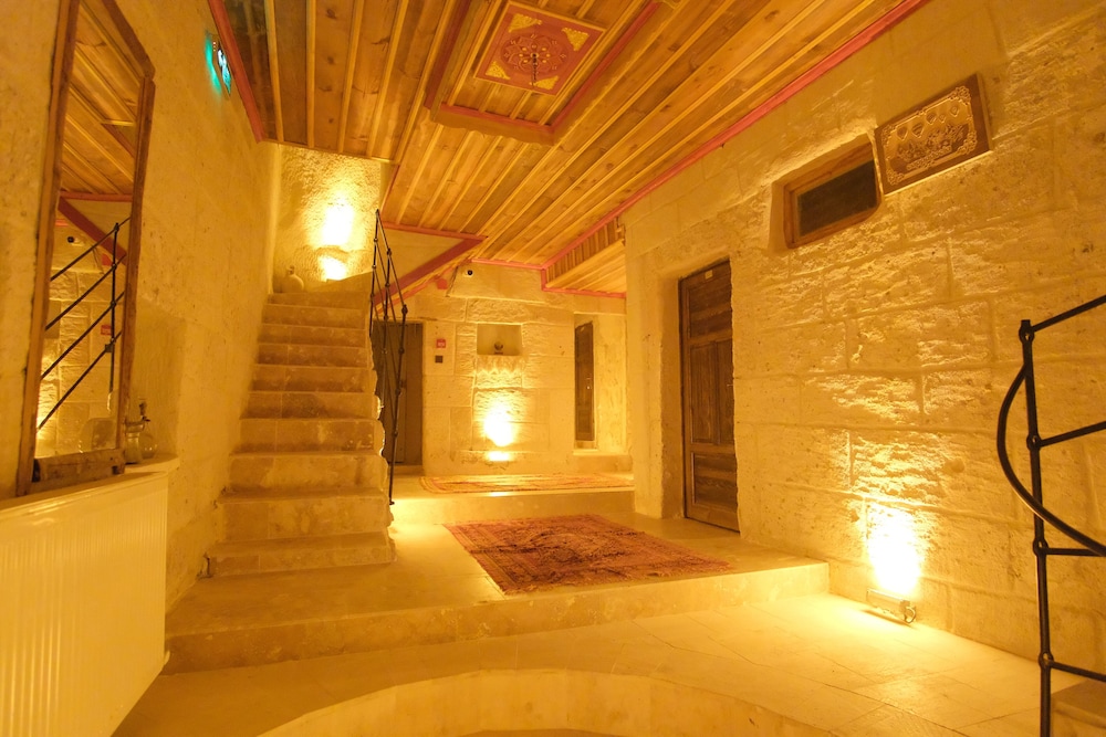 Euphoria Cave House 12/50