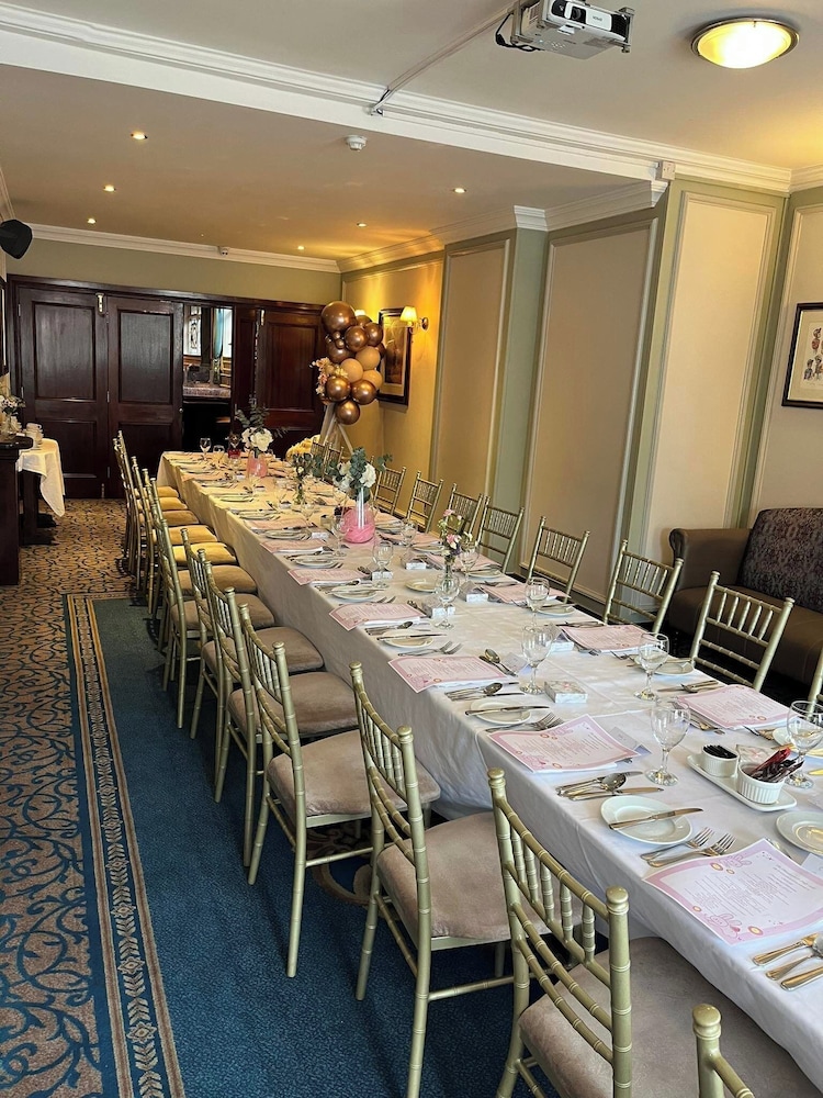 Headfort Arms Hotel 39/50