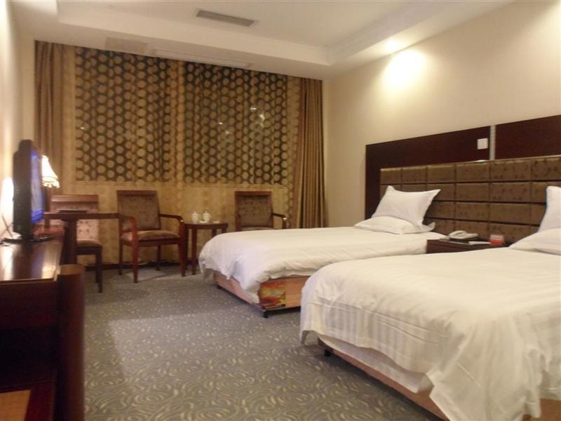 GreenTree Inn Nantong Hongming Plaza Hotel 15/23