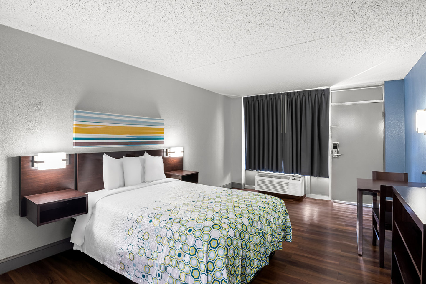 SMOKING STUDIO 2 FULL BEDS