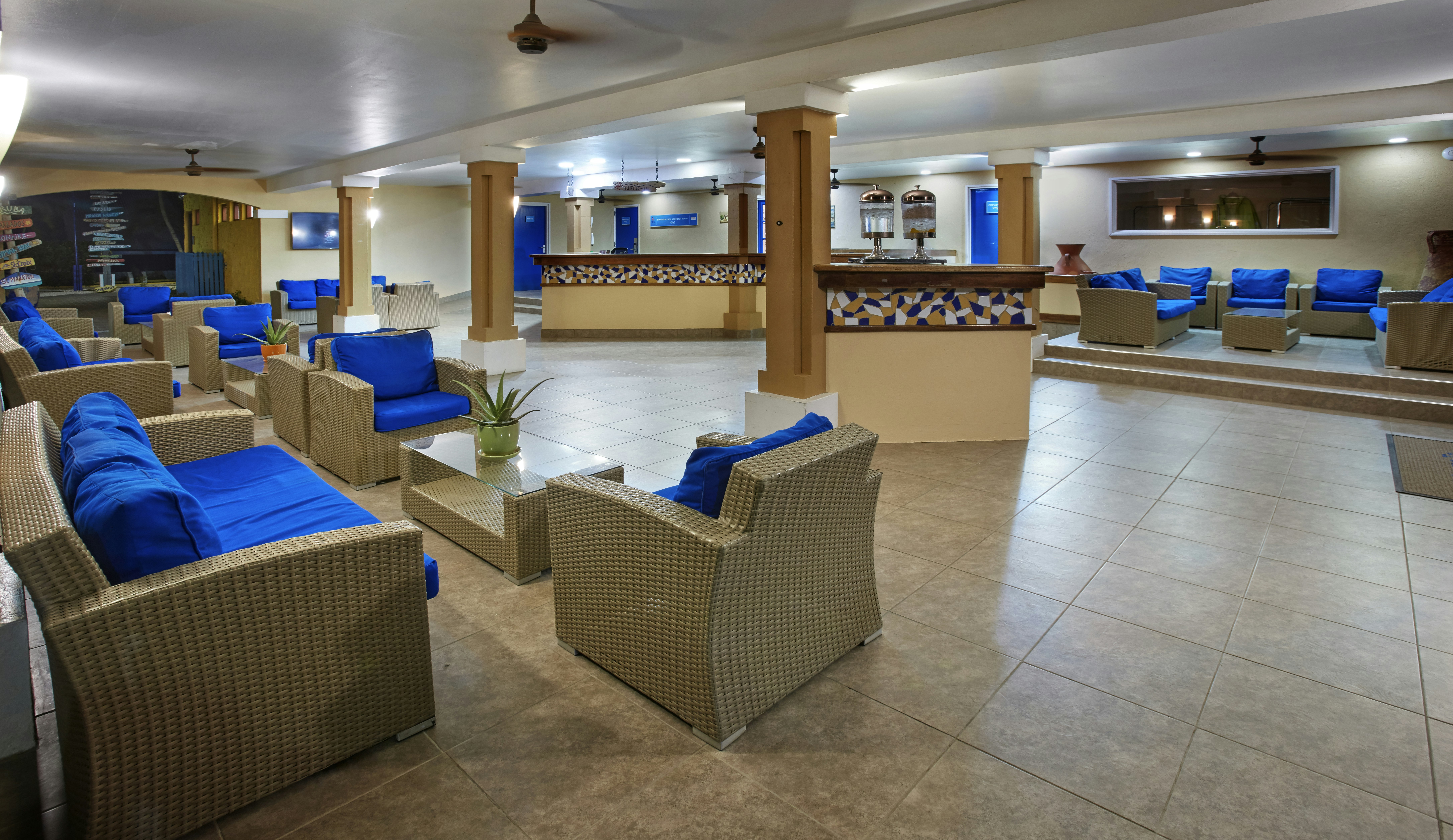 Divi Flamingo Beach Resort 14/47
