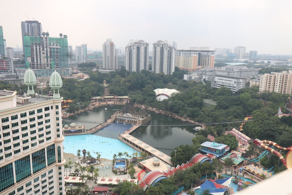 Resort Suites At Bandar Sunway 3/68