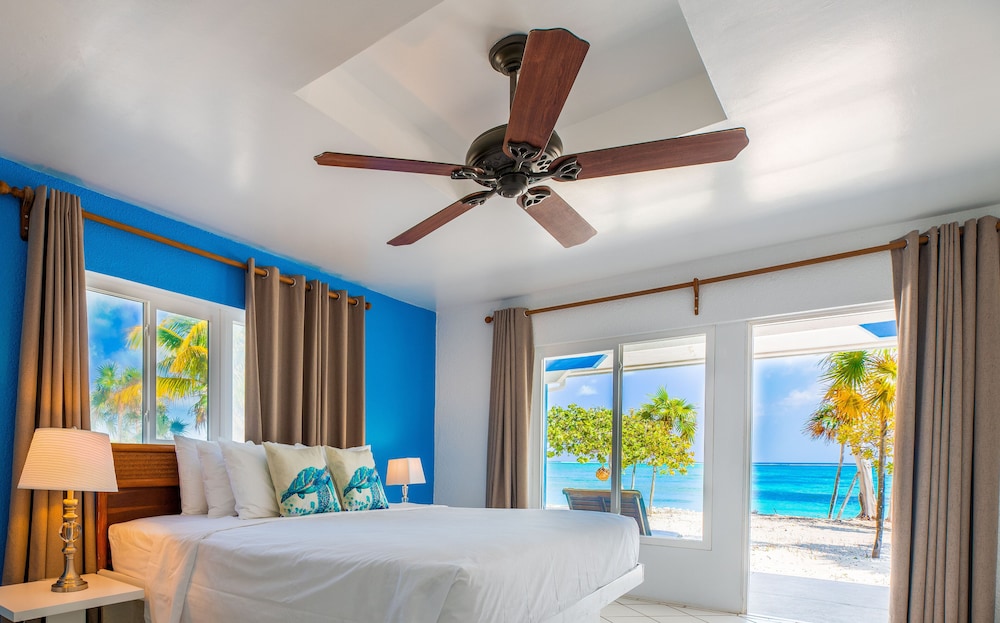 Pelican Beach Hotel 9/50
