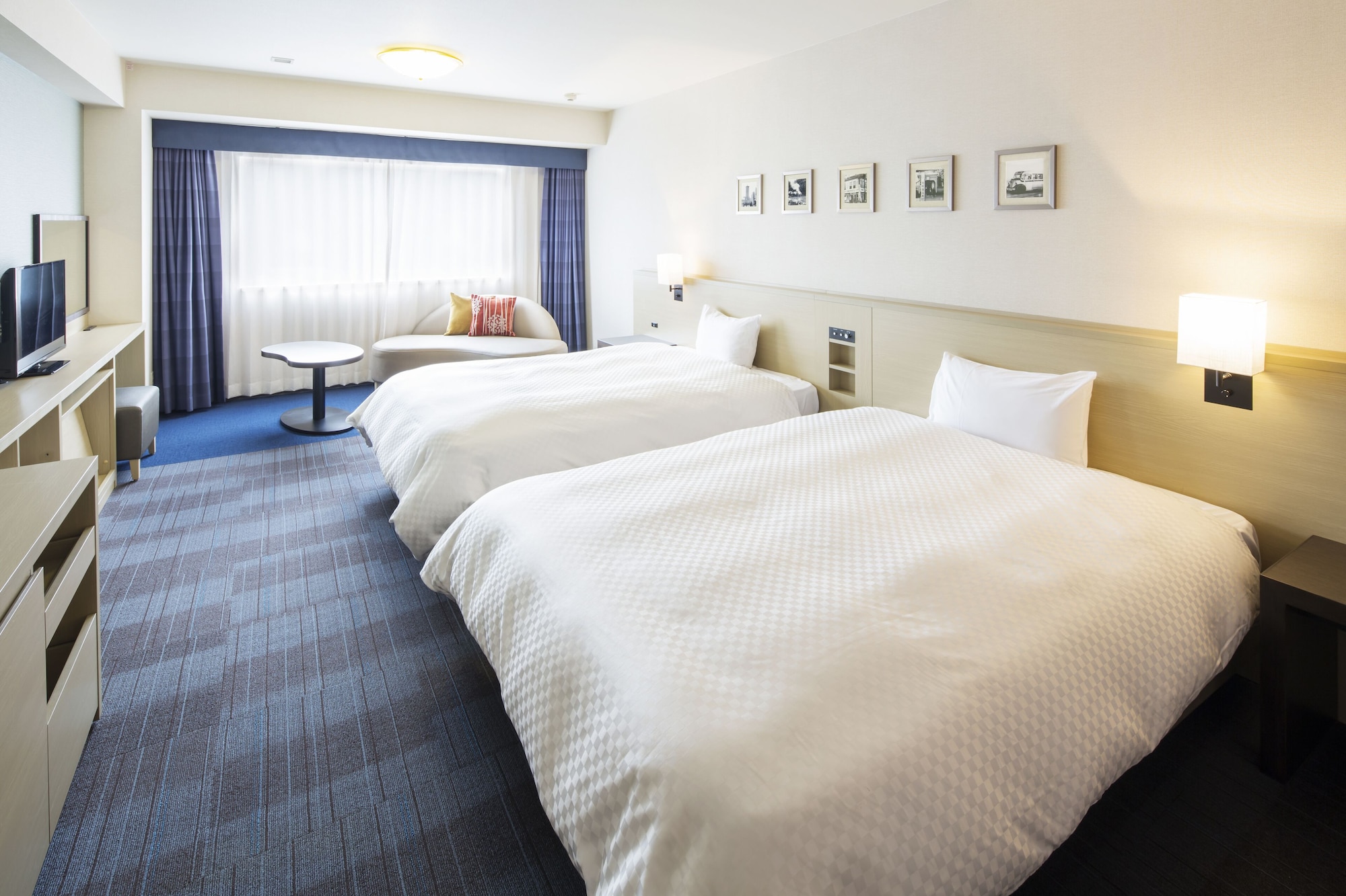 DELUXE, TWIN BEDS, SMOKING
