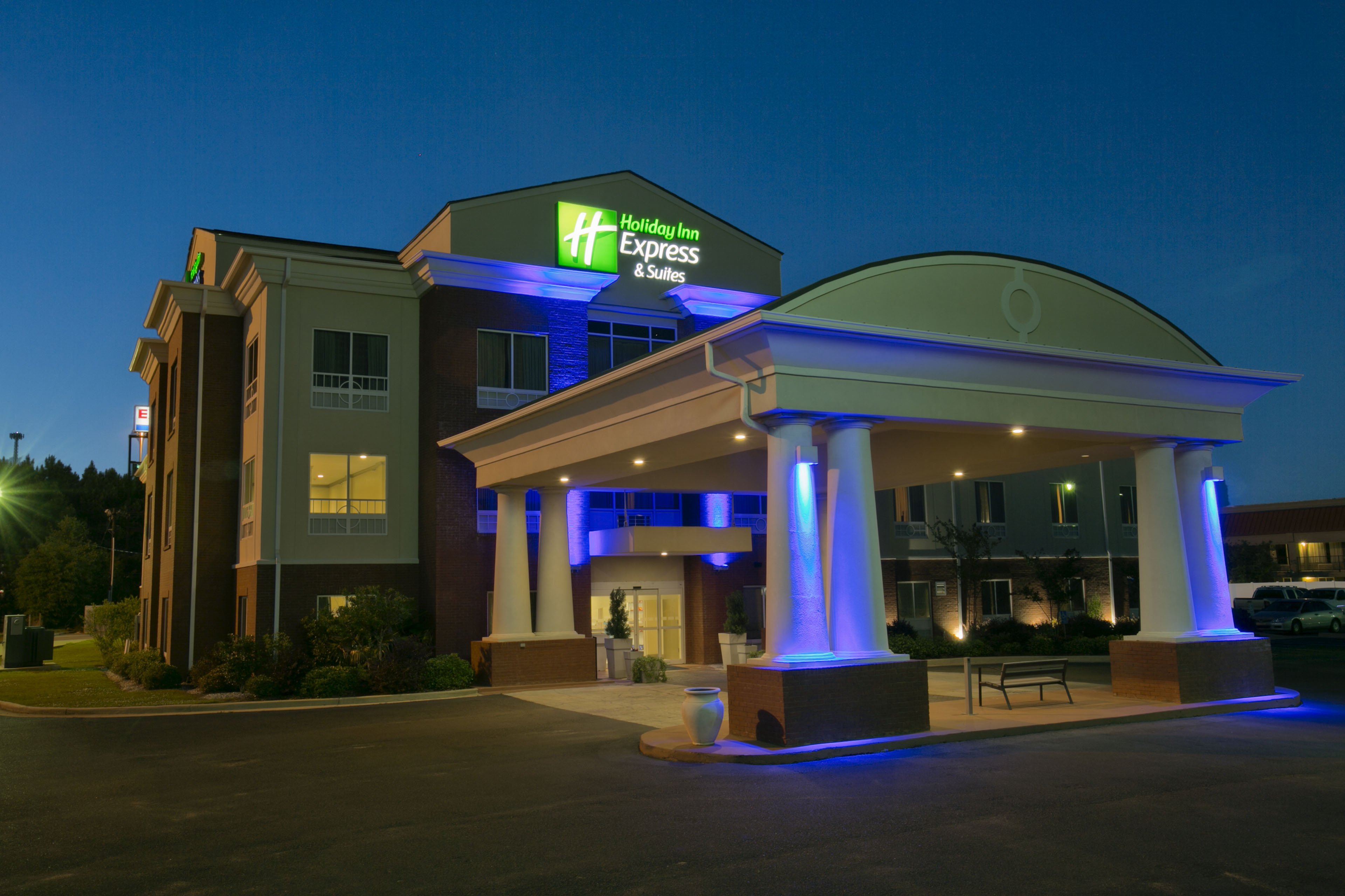 Holiday Inn Express Hotel And Suites Brookhaven 4/44