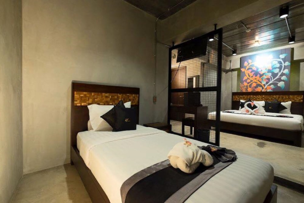 Thapae Loft 23/66