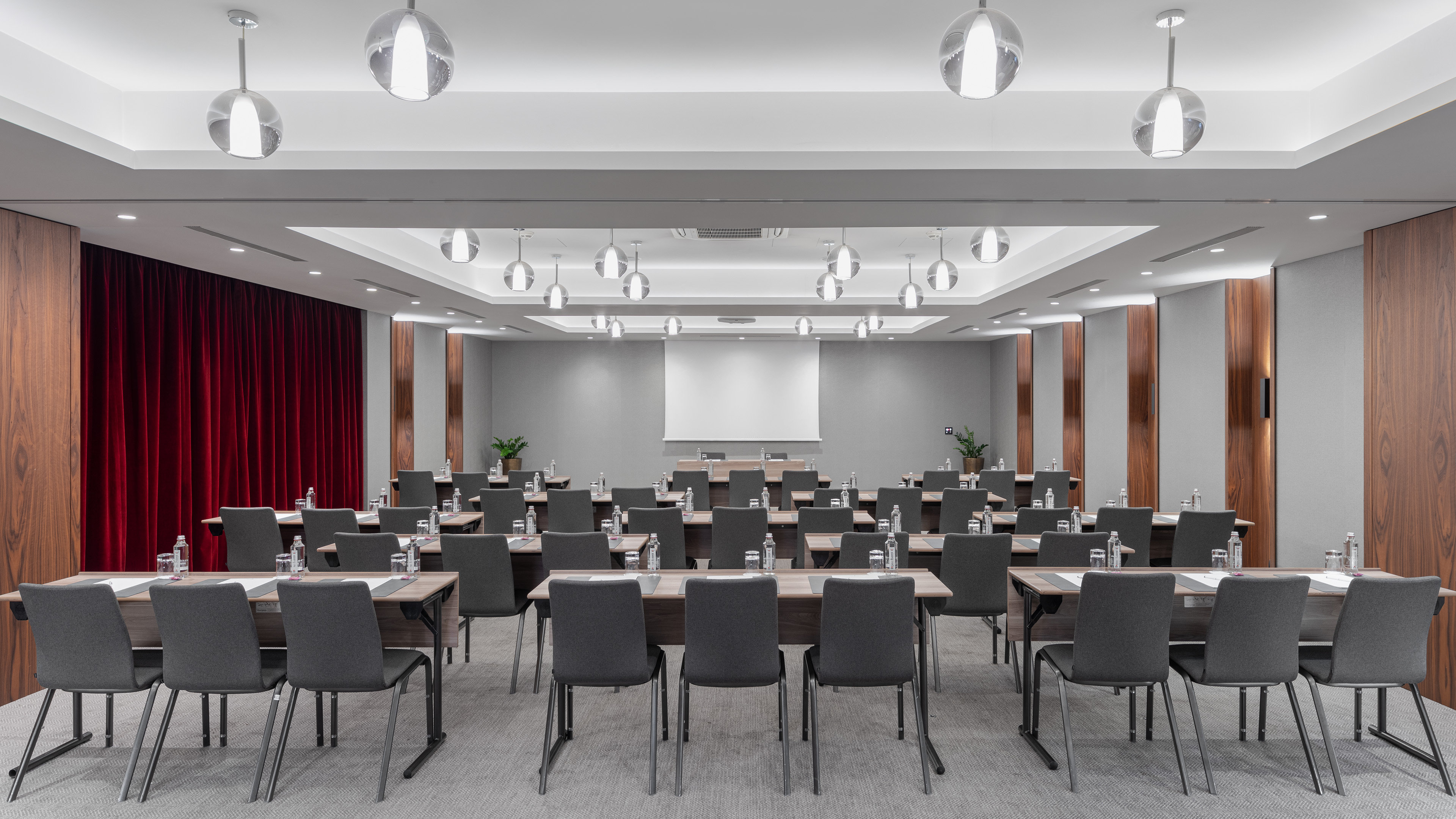 Intercontinental Sofia 64/77