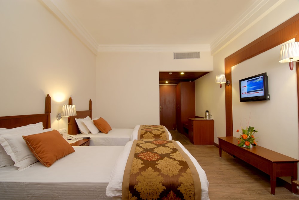 Chanakya Bnr Hotel 8/27