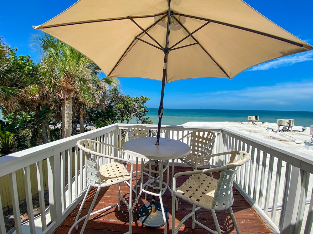 Pearl Beach Inn 24/54