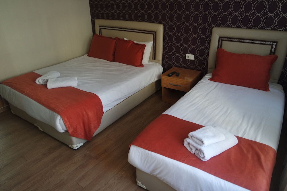 Reydel Hotel 18/72