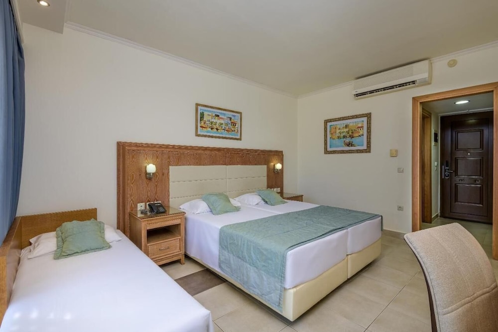 Natura Park Village Hotel & Spa 18/58