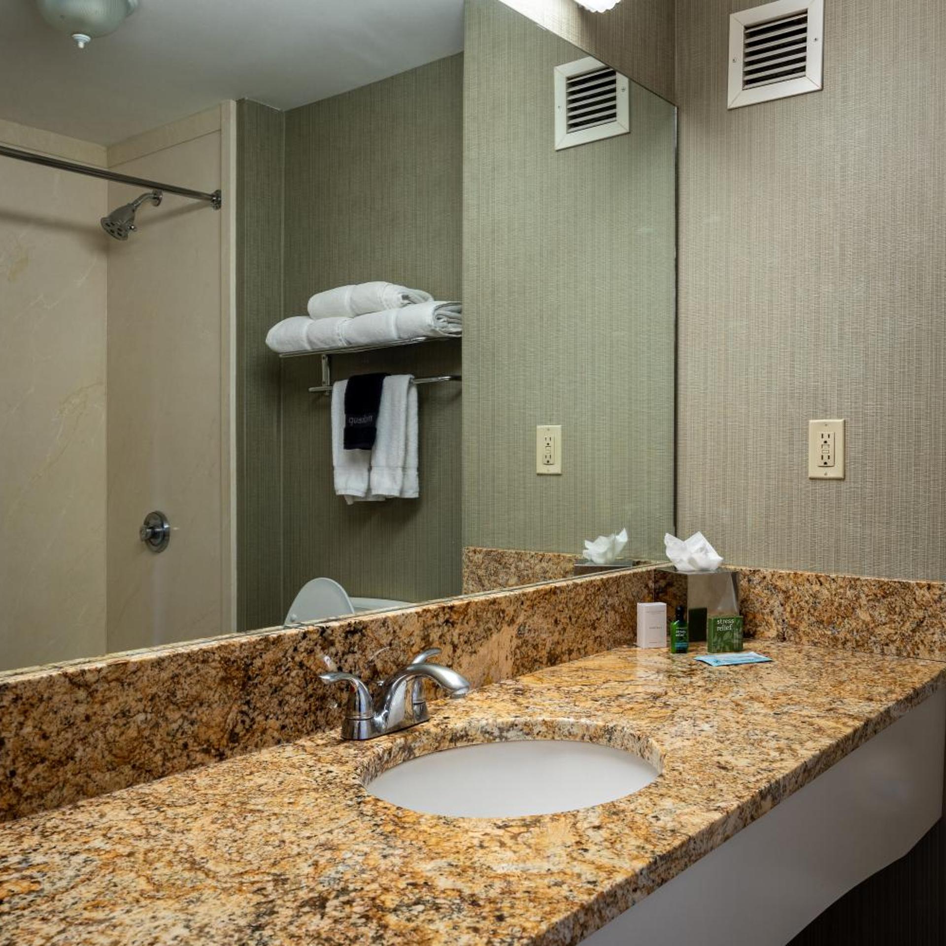 غرفة بسريرين كوين، D. Hotel and Suites 7/7
