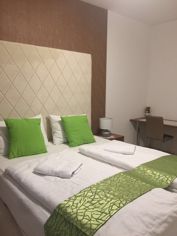 Corvin Rose Apartment Hotel 15/46