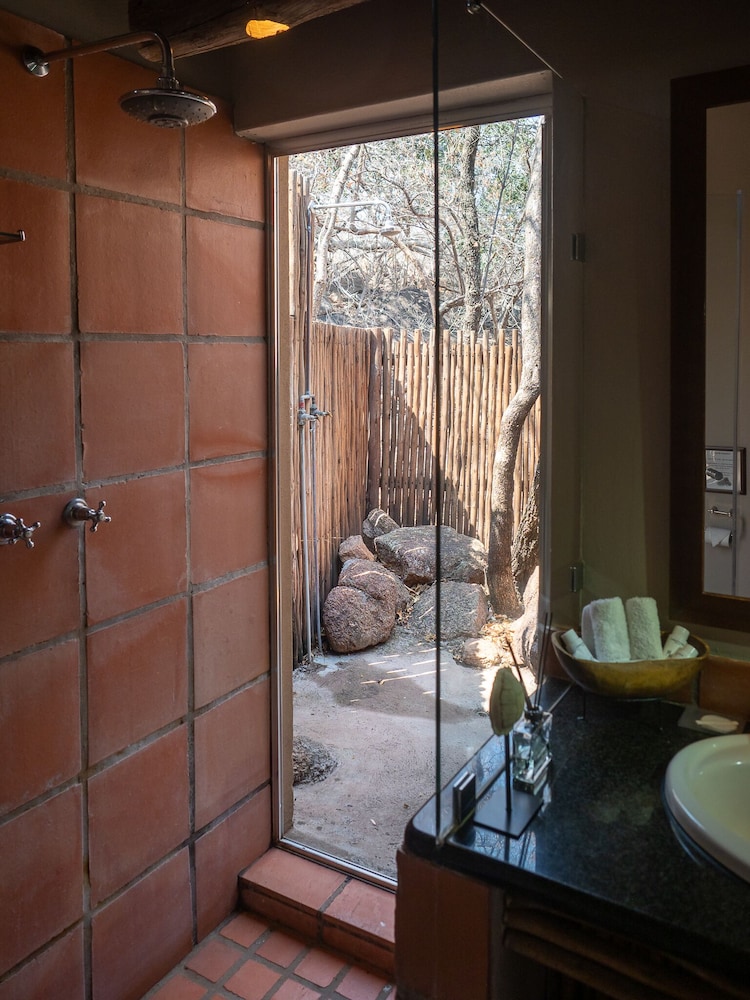 Itaga Luxury Private Game Lodge 41/42