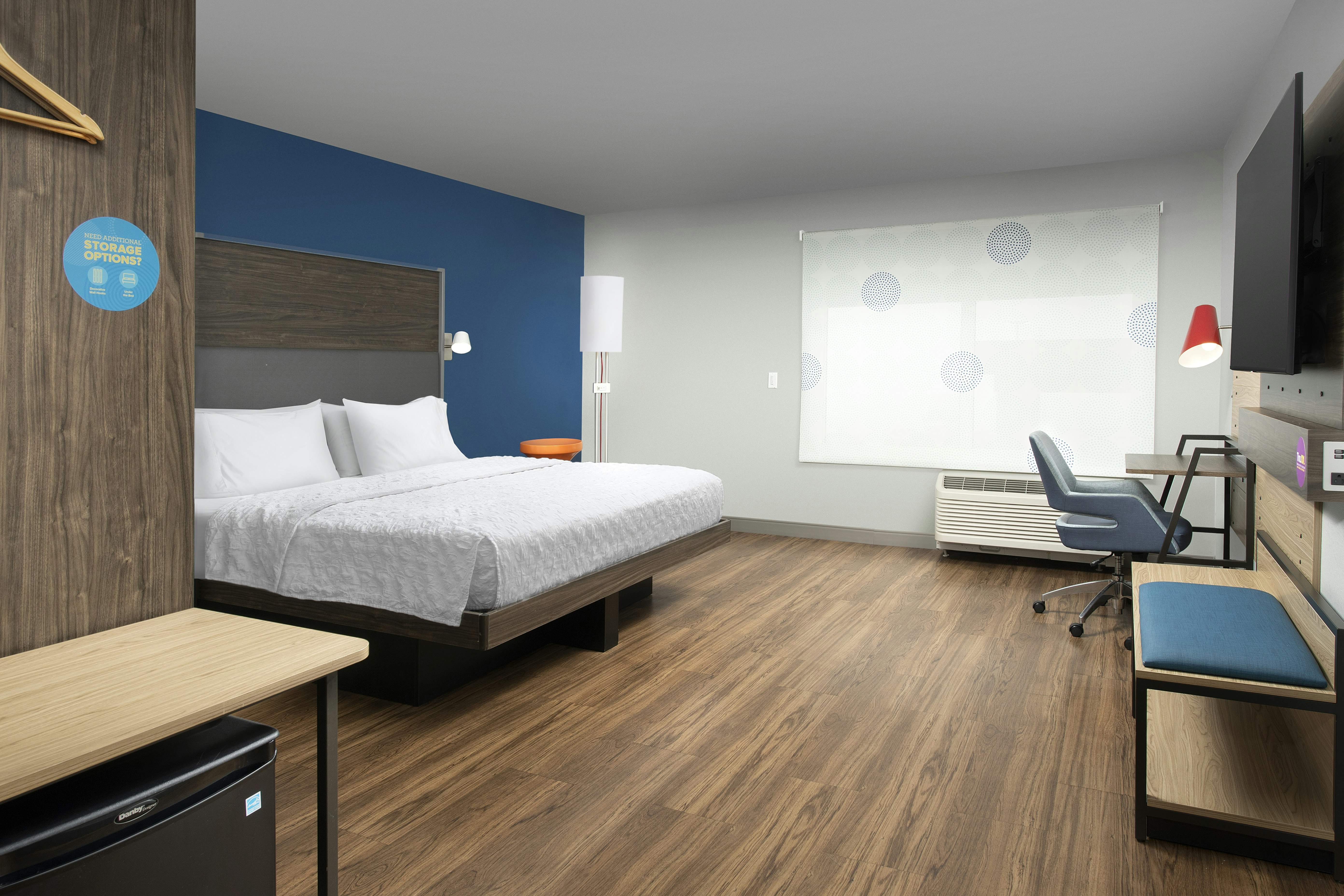 ROOM, KING BED, ACCESSIBLE