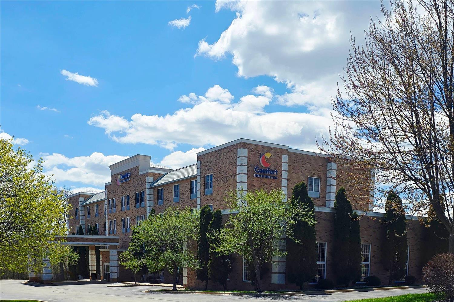 Comfort Inn and Suites Grafton Cedarburg 1/18