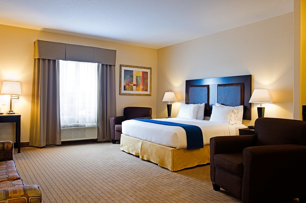 Holiday Inn Express Suites South 20/73