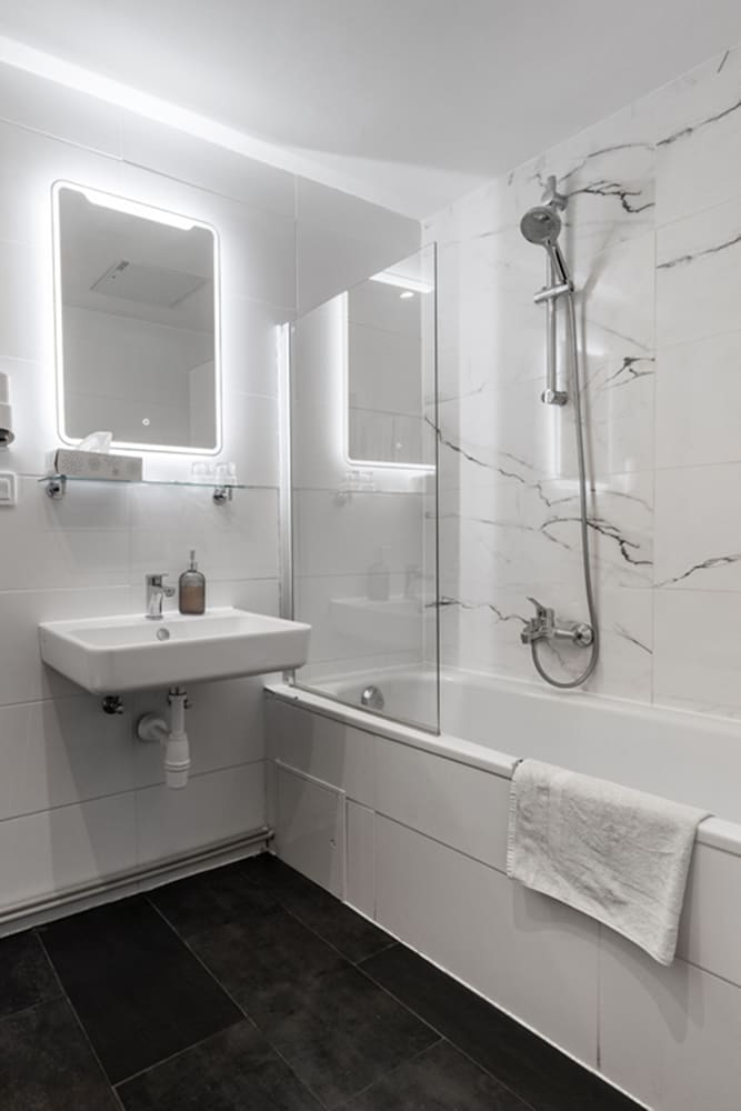 Mozart Hotel 56/60
