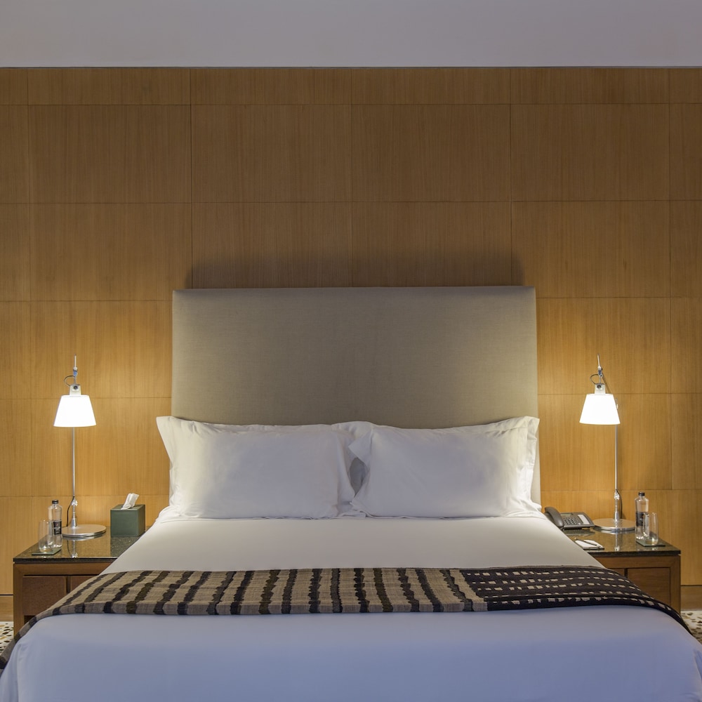 The Manor New Delhi 23/74