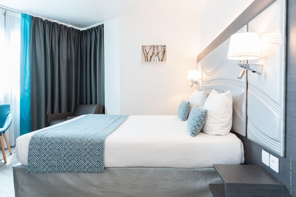 Hotel Versailles Chantiers 26/78