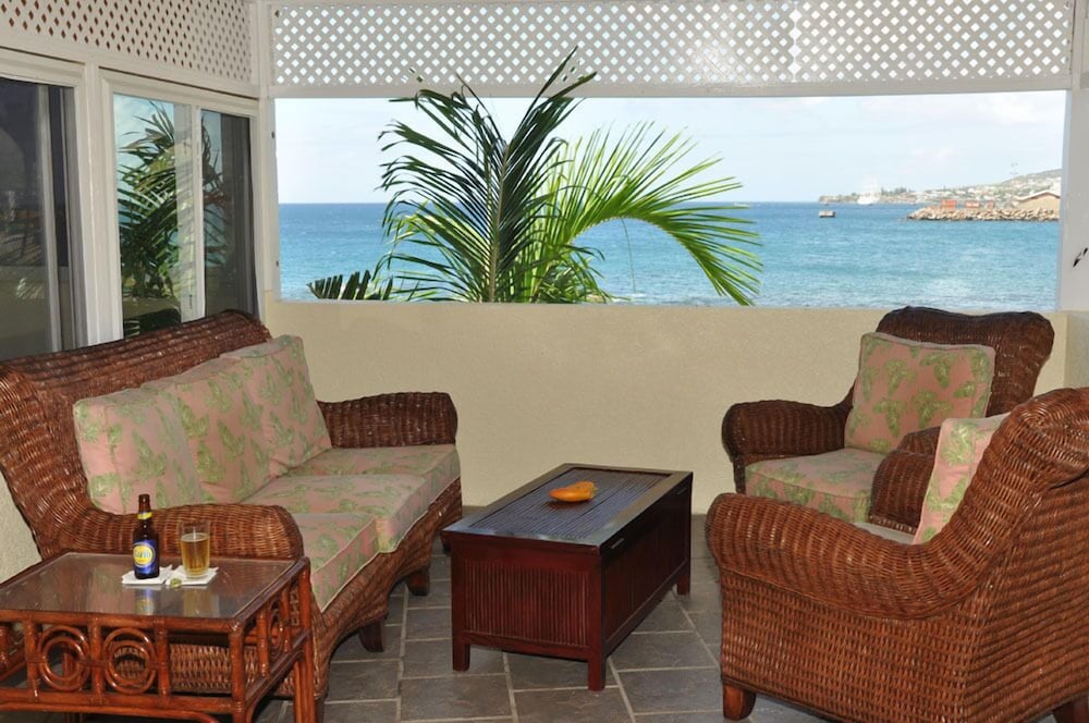 BIRD ROCK BEACH HOTEL 29/47
