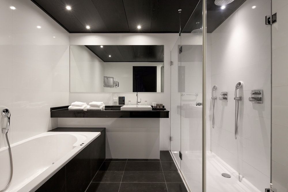 Suite, Twin Beds, Jetted Tub