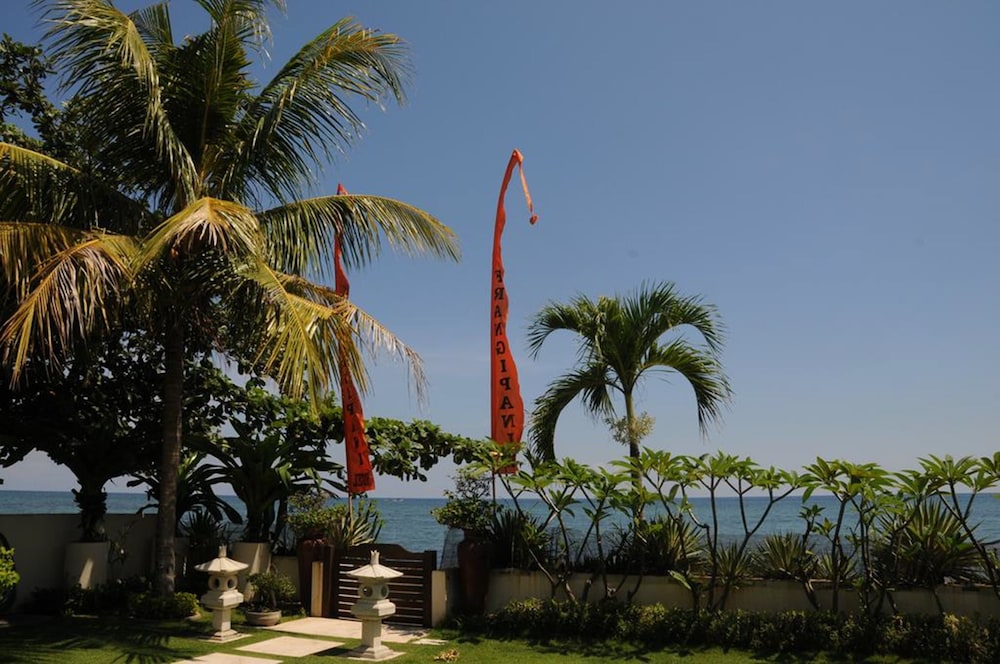 Frangipani Beach Villa 13/68