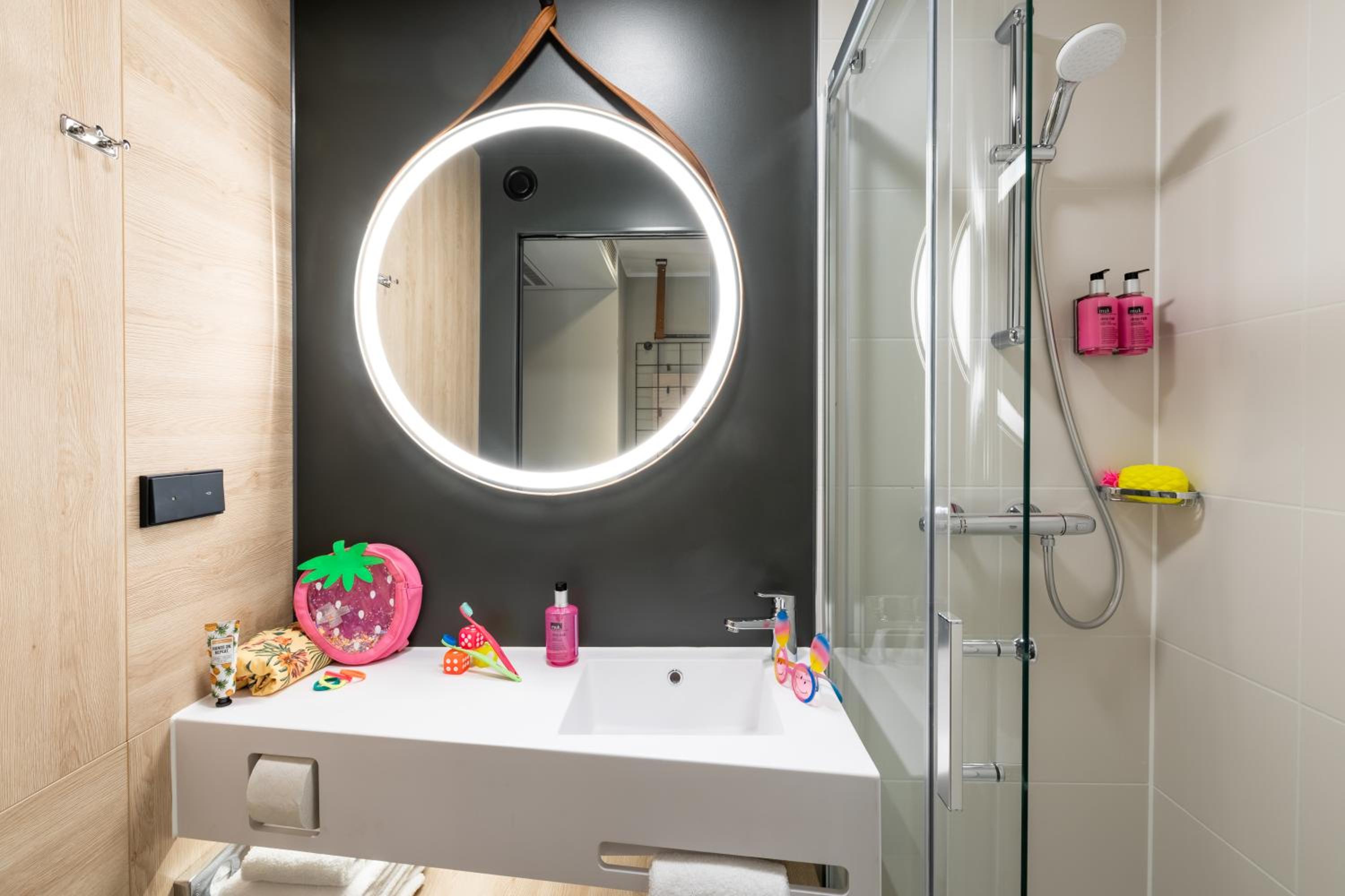 Moxy, Twin Beds، Moxy Plymouth 8/10