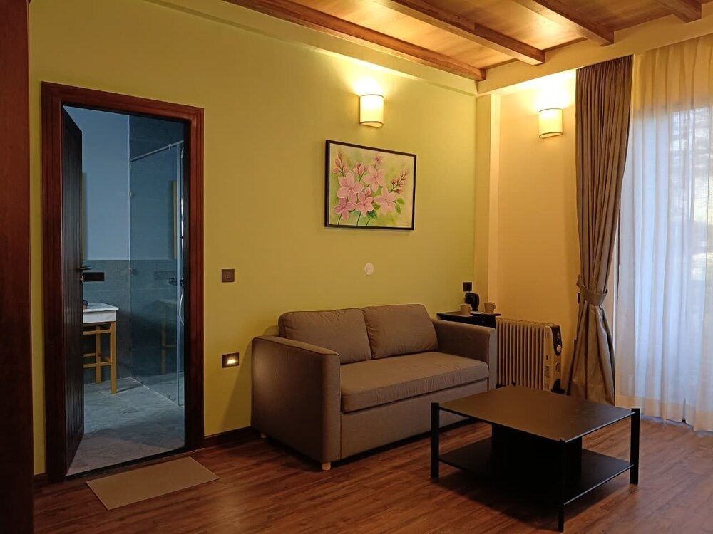 Hotel Eagles Nest 24/41