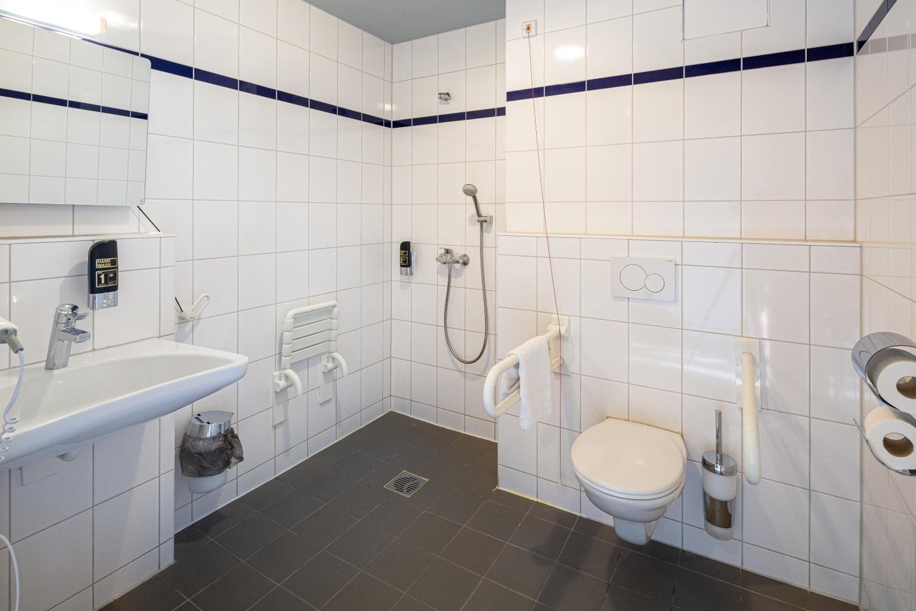 غرفة ثلاثية، a&o Hostel Weimar 9/10