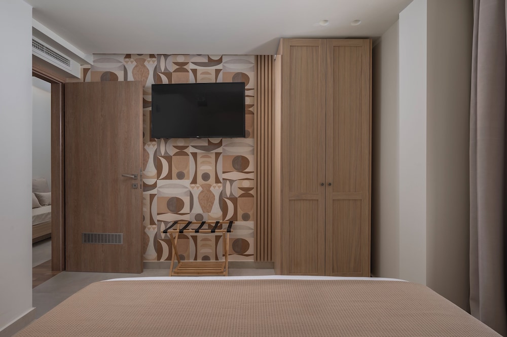 Sandy Seaside Suites 61/66