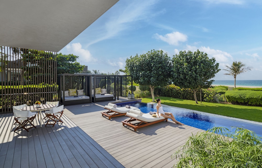 swimming pool spa