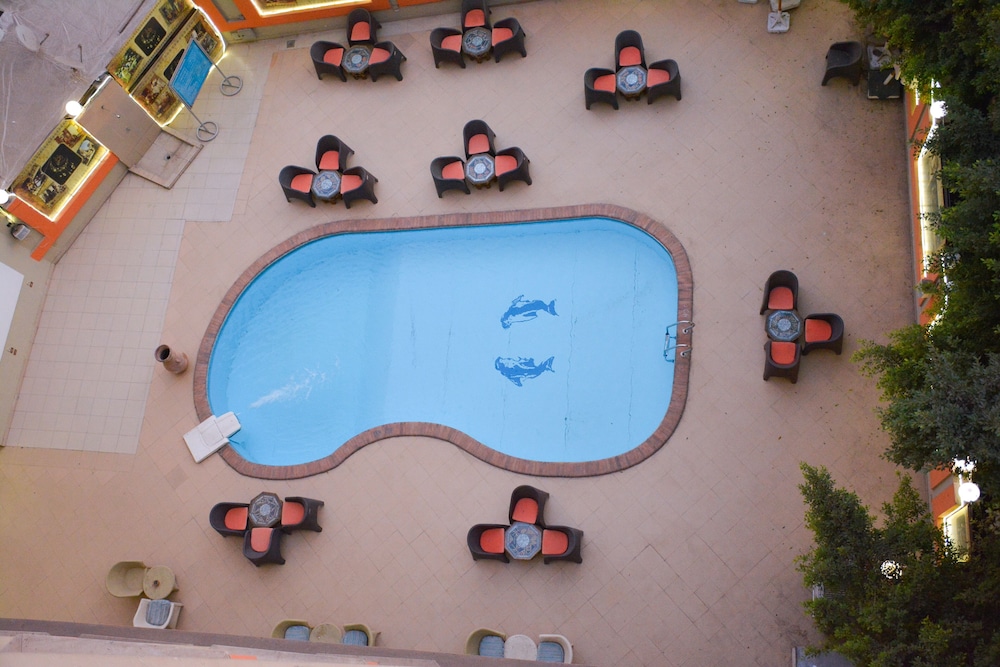 Aracan Pyramids Hotel 62/68