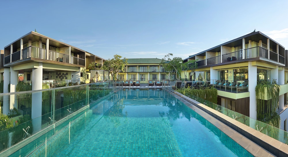 MERCURE BALI LEGIAN 6/75